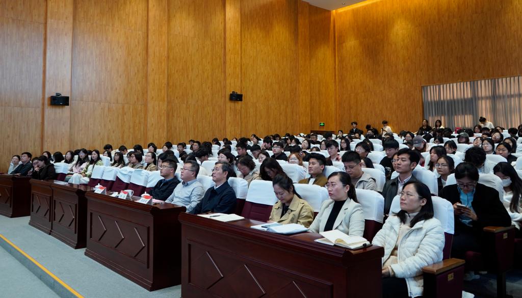 20241024英国best365官方网站入口 2024 年大学生“实践归来话成长”暑期社会实践总结分享会22JPG.jpg