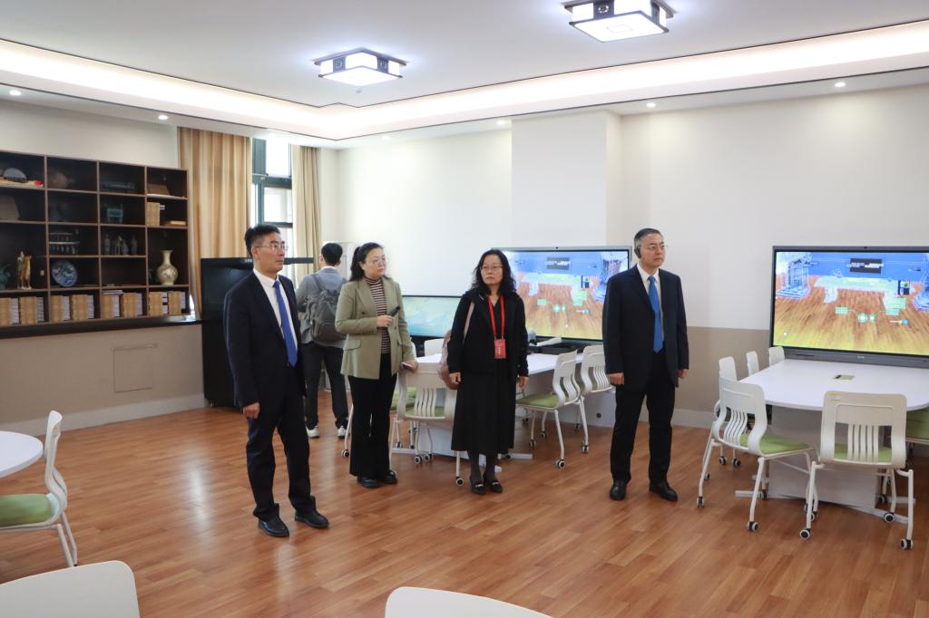 20241121365官网召开师范类专业认证现场考查专家见面会 (9).jpg